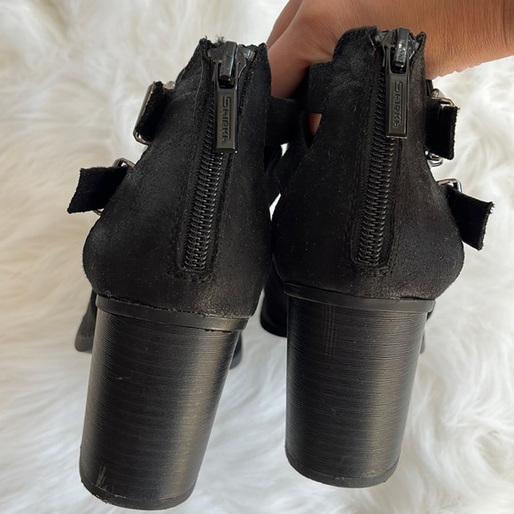 Strappy buckle boots - Picture 7 of 7